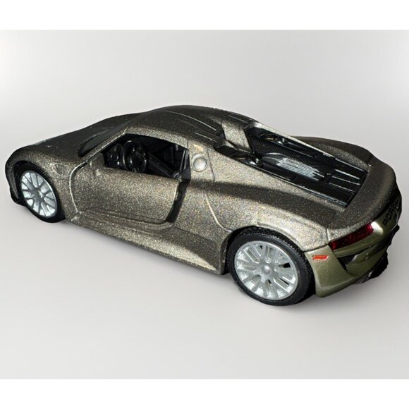 Collectible Porsche 918 spyder JFL Enterprises, Inc. #2555B Diecast Car 5" - Picture 16 of 16